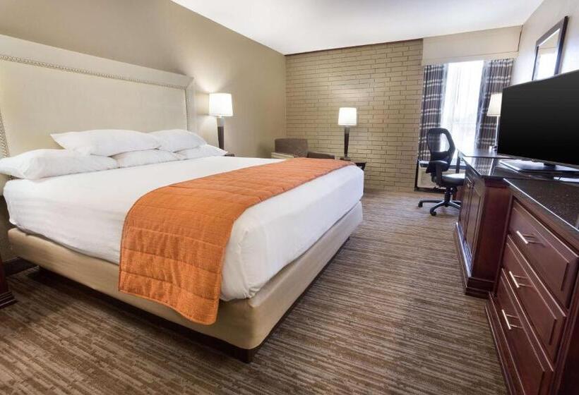 Superior Room King Size Bed, Drury Inn & Suites Greensboro