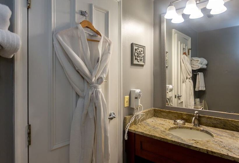 اتاق لوکس, East Bay Inn, Historic Inns Of Savannah Collection