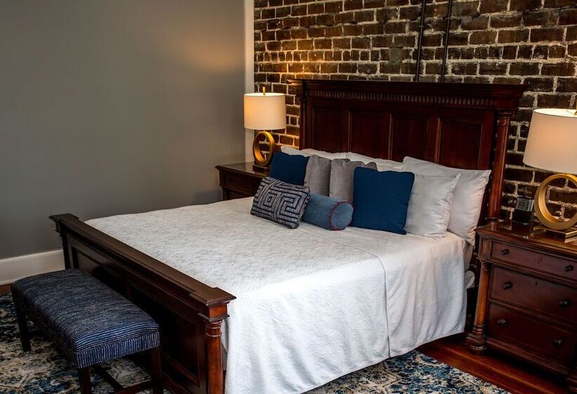اتاق لوکس, East Bay Inn, Historic Inns Of Savannah Collection