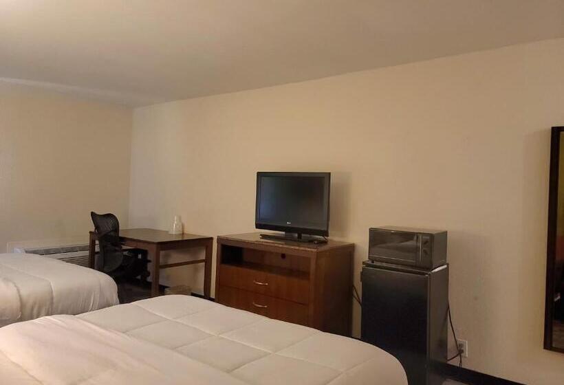 Standard Room, Jackson Hotel & Convention Center