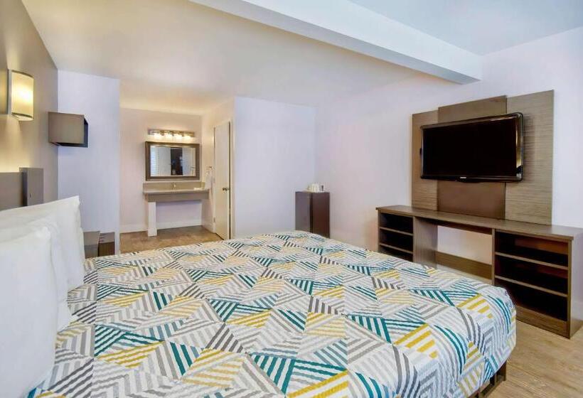 اتاق لوکس با تخت بزرگ, Motel 6 Inglewood, Ca