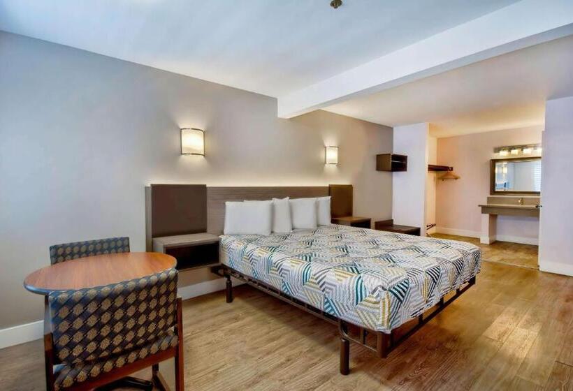 اتاق لوکس با تخت بزرگ, Motel 6 Inglewood, Ca
