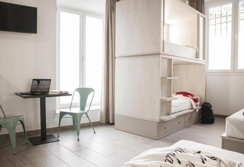 اتاق لوکس خانوادگی, Room00 Salvador Hostel