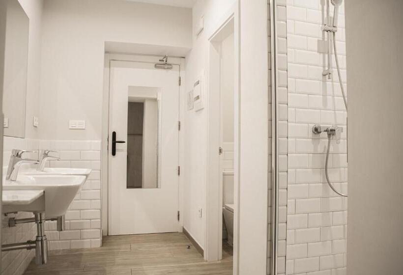 اتاق لوکس خانوادگی, Room00 Salvador Hostel