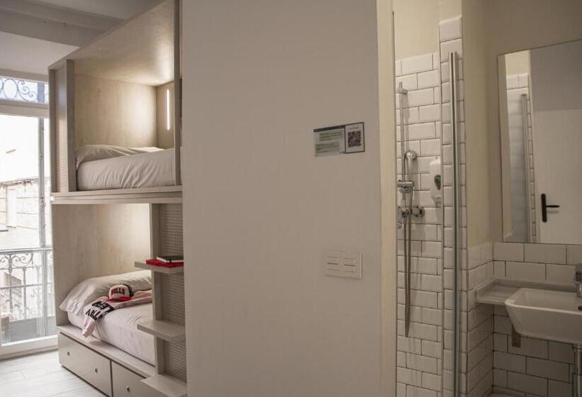 اتاق استاندارد با تخت‌های تاشو, Room00 Salvador Hostel