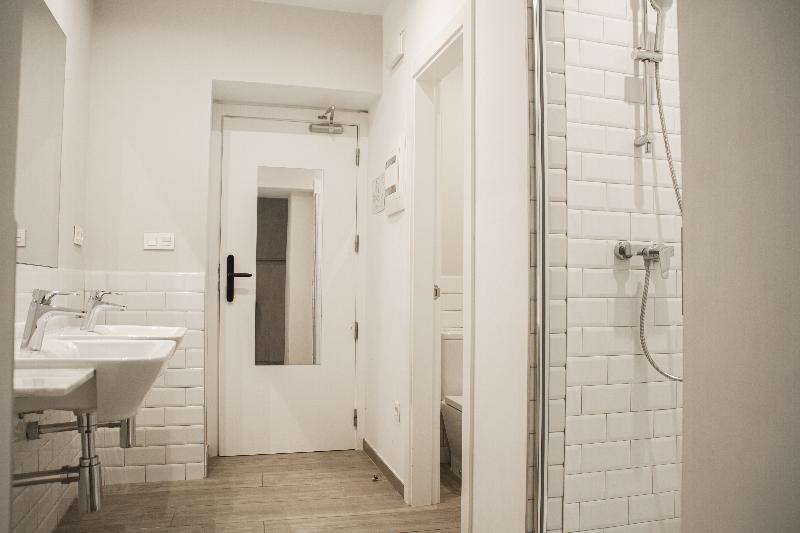 اتاق خانوادگی, Room00 Salvador Hostel