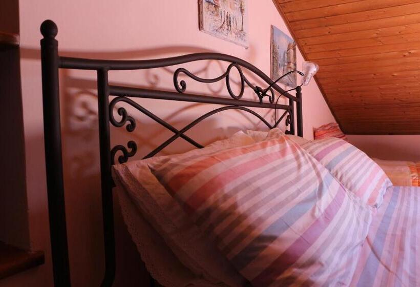 اتاق استاندارد با تخت بزرگ, Casale Santilli