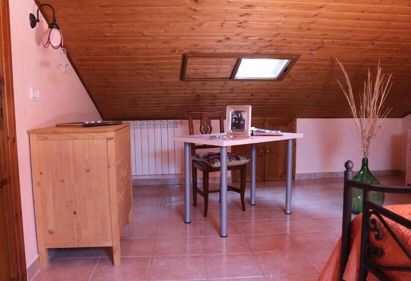 اتاق استاندارد با تخت بزرگ, Casale Santilli