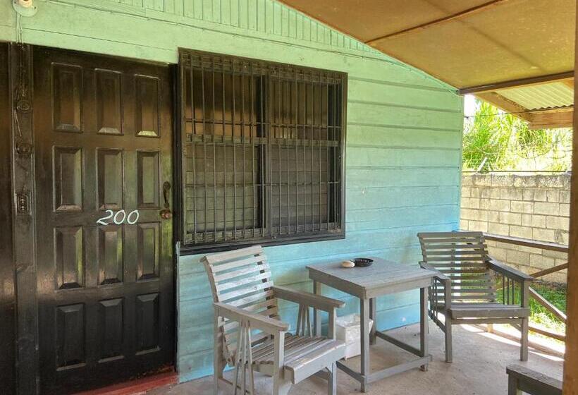 اتاق اکونومی, Westport Cottage