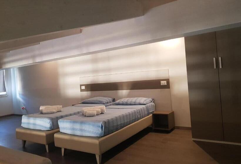 اتاق لوکس خانوادگی, La Perla Amantea