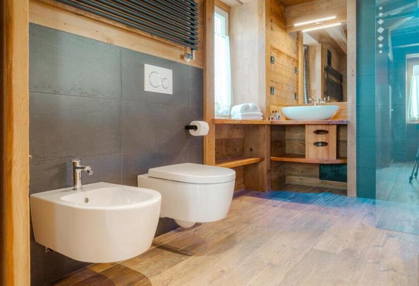 سوییت جونیور, John Luxury Suites