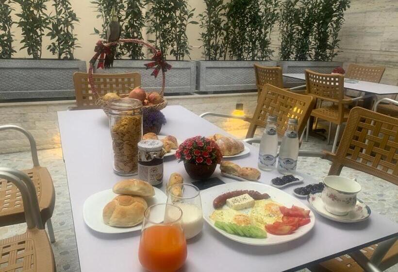 اتاق استاندارد سه نفره, Belux