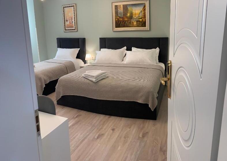 اتاق استاندارد سه نفره, Belux