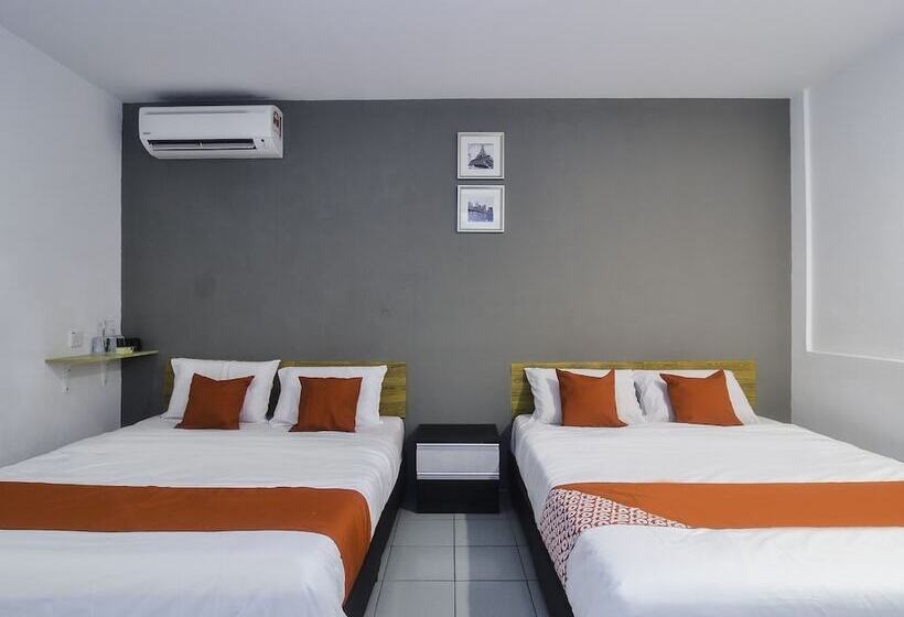 سوییت خانوادگی, Oyo 89465 Golden Lounge