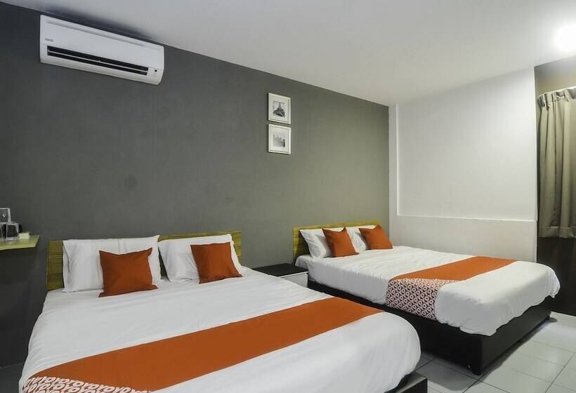 سوییت خانوادگی, Oyo 89465 Golden Lounge