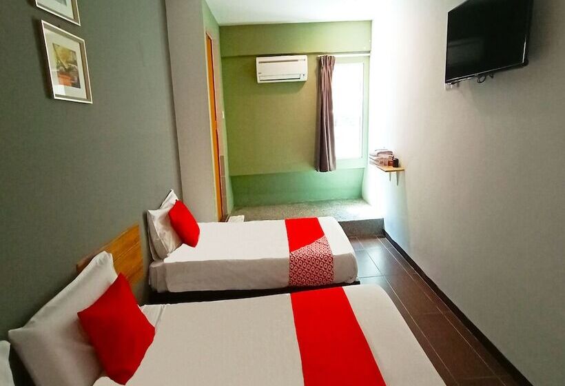 سوییت سوپریور, Oyo 89465 Golden Lounge