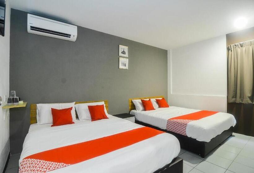 سوییت خانوادگی, Oyo 89465 Golden Lounge