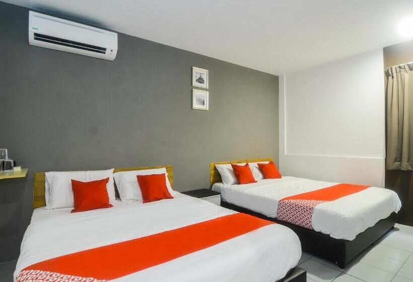 سوییت خانوادگی, Oyo 89465 Golden Lounge