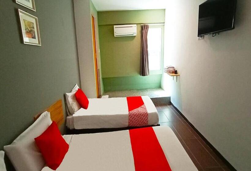 سوییت سوپریور, Oyo 89465 Golden Lounge