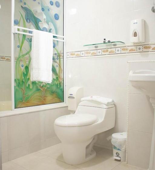 سوییت جونیور, La Casa Blanca
