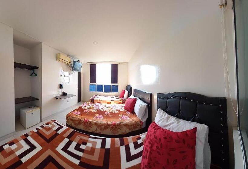 اتاق استاندارد سه نفره, Santa Teresita
