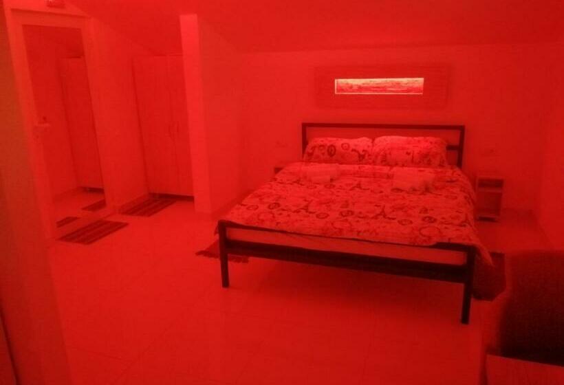 اتاق لوکس سه تخته, Vila Violeta