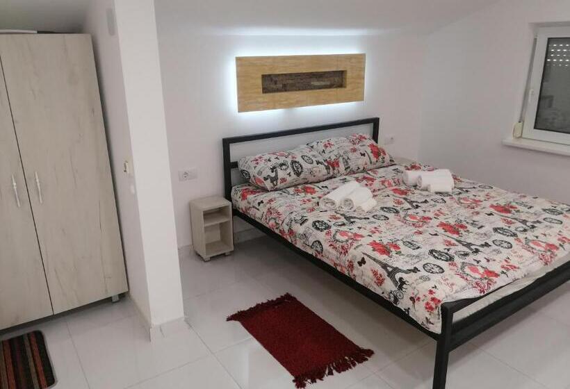 اتاق لوکس سه تخته, Vila Violeta