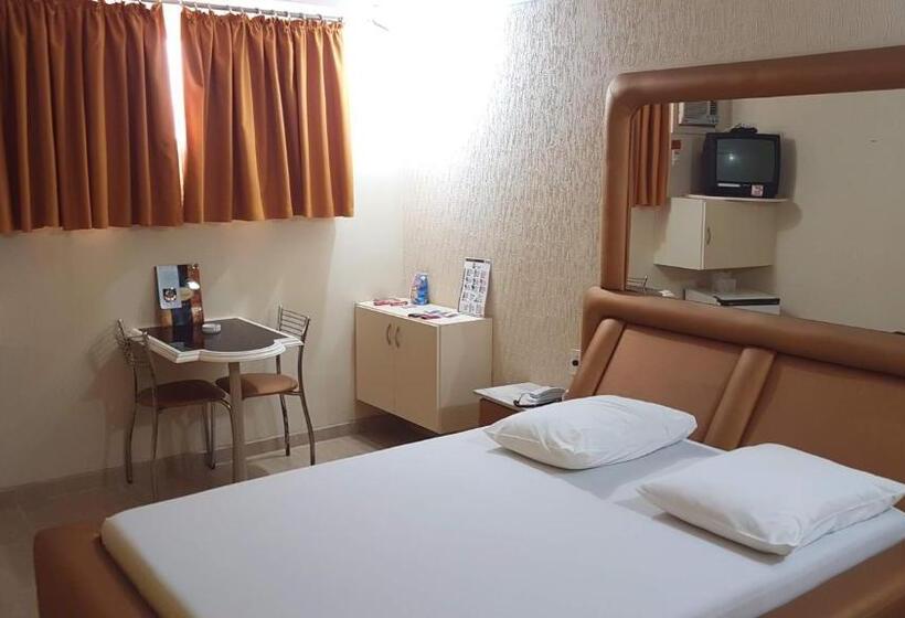 آپارتمان 1 خوابه, L'acqua Motel Express