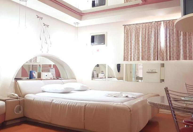 استودیوی استاندارد, L'acqua Motel Express