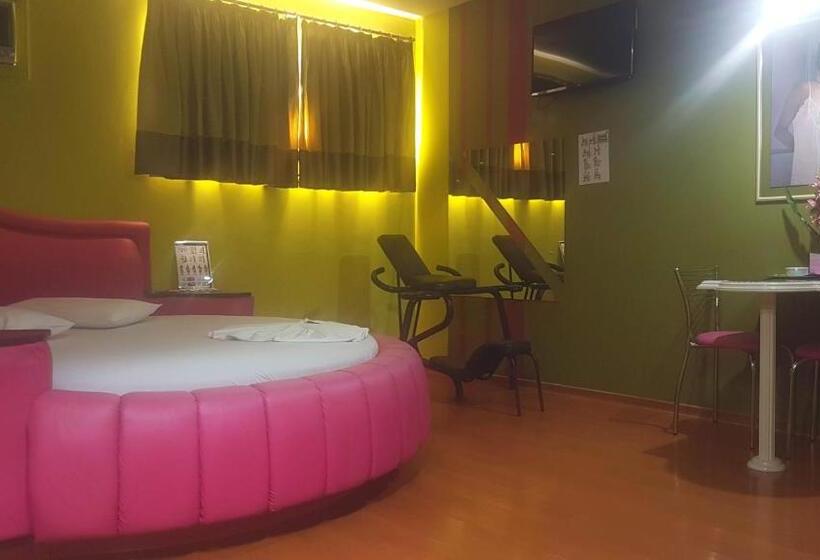 استودیوی استاندارد, L'acqua Motel Express