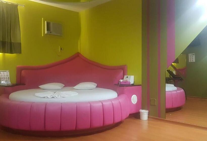 استودیوی استاندارد, L'acqua Motel Express