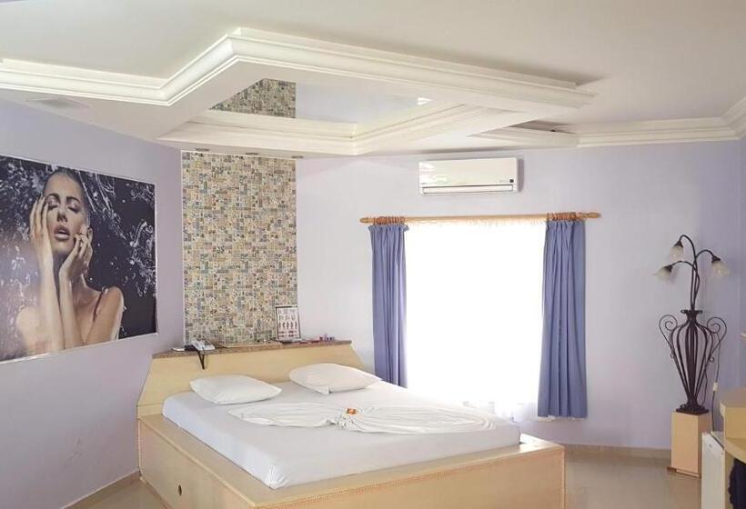 استودیوی سوپریور, L'acqua Motel Express