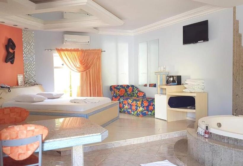 استودیوی سوپریور, L'acqua Motel Express