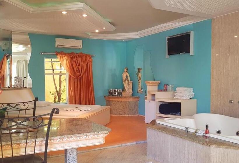استودیوی سوپریور, L'acqua Motel Express