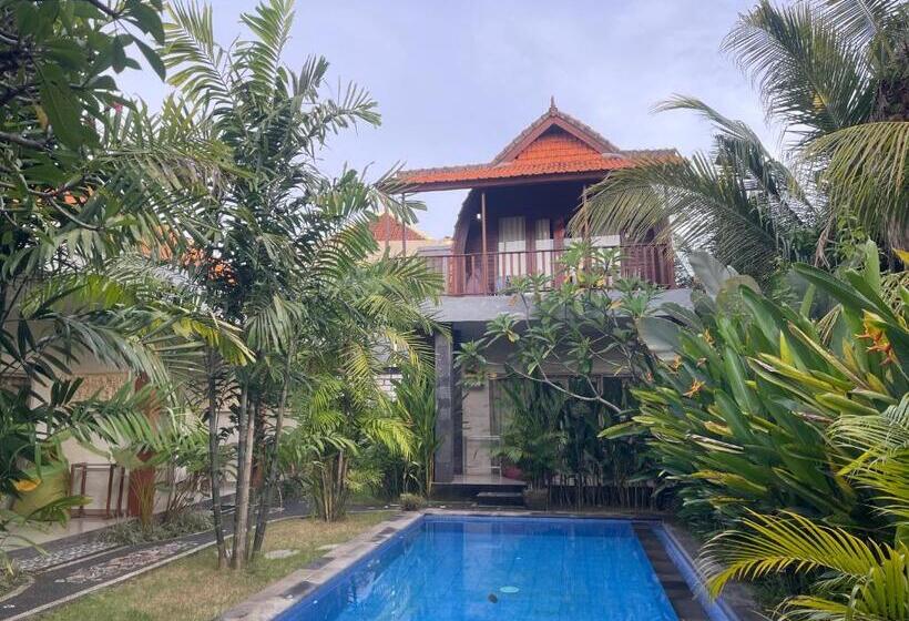 اتاق استاندارد با چشم‌انداز استخر, Arjuna Uluwatu Guest House