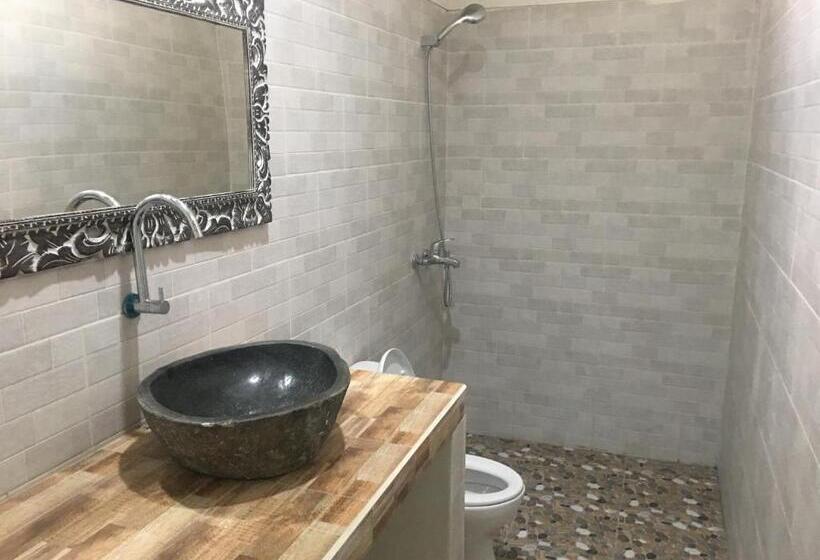 اتاق استاندارد با چشم‌انداز استخر, Arjuna Uluwatu Guest House
