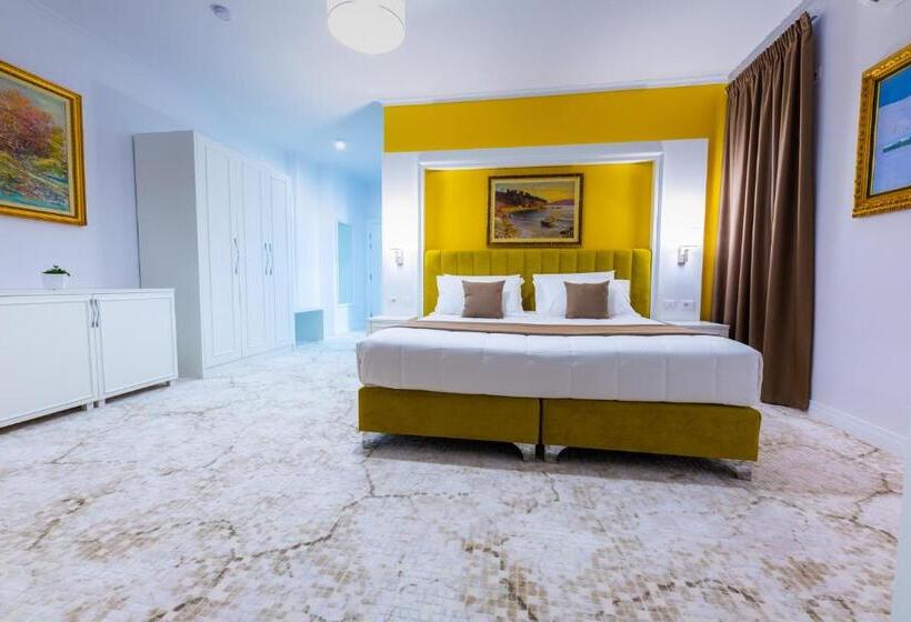 اتاق لوکس, Art Hotel Tirana