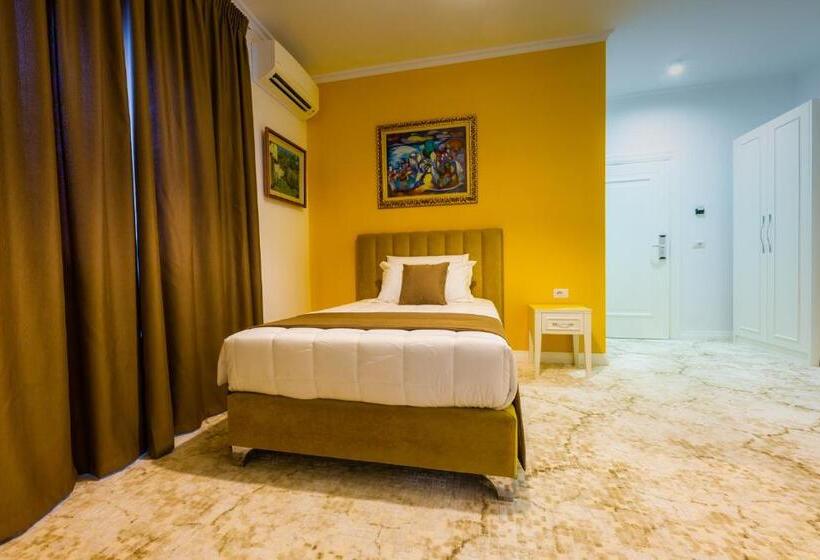 اتاق استاندارد یک تخته با بالکن, Art Hotel Tirana