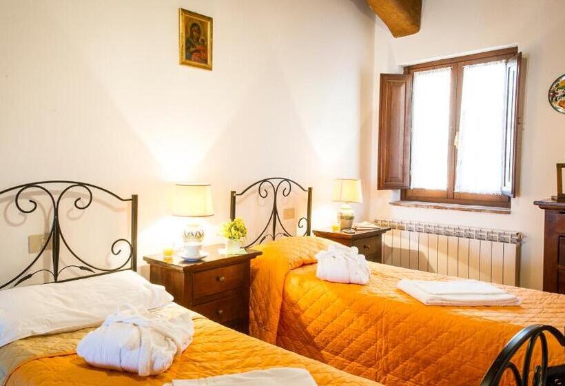 خانه 2 خوابه, Borgo Montemaggiore