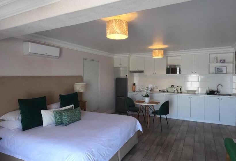 بانگلوی استاندارد, Thyme Wellness Spa And Guesthouse