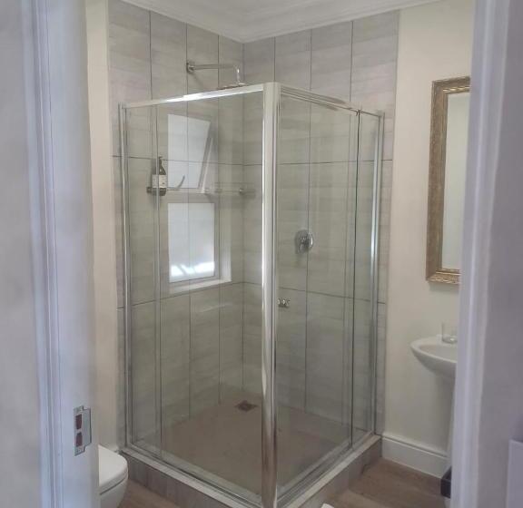 سوئیت با تخت بزرگ, Thyme Wellness Spa And Guesthouse