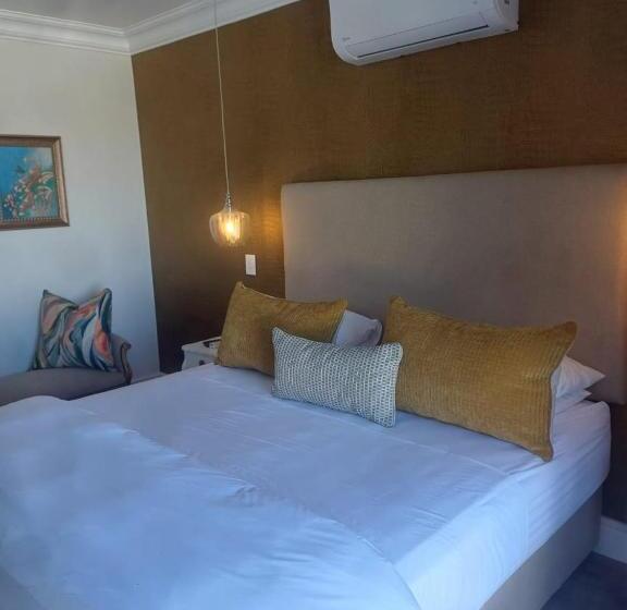 سوئیت با بالکن, Thyme Wellness Spa And Guesthouse