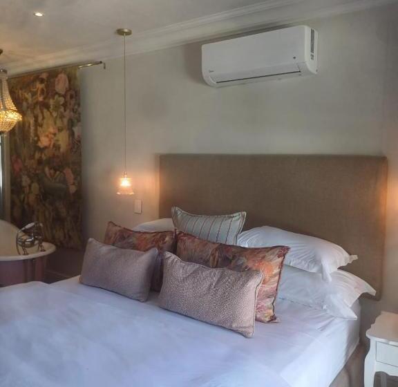 سوییت با چشم‌انداز استخر, Thyme Wellness Spa And Guesthouse