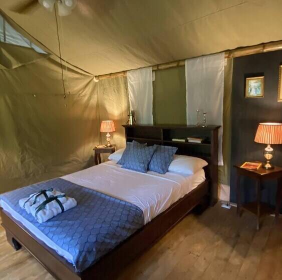 چادر با خدمات رفاهی استاندارد, Colina Secreta   Glamping And Villas