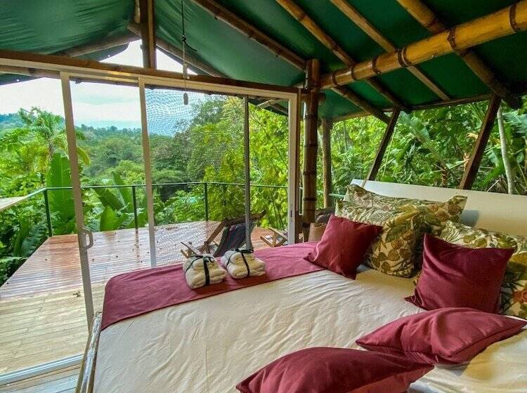 چادر با خدمات رفاهی استاندارد, Colina Secreta   Glamping And Villas