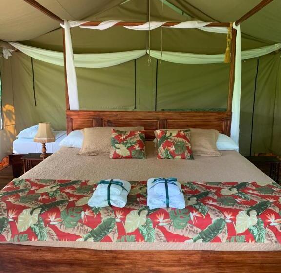 چادر با خدمات رفاهی استاندارد, Colina Secreta   Glamping And Villas