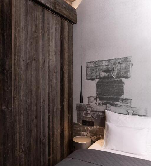 اتاق استاندارد, Going Triple A Apartments East