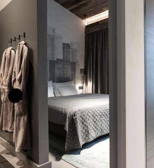 اتاق استاندارد, Going Triple A Apartments East