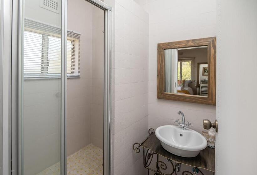 اتاق استاندارد سه نفره, Opstal Gastehuis