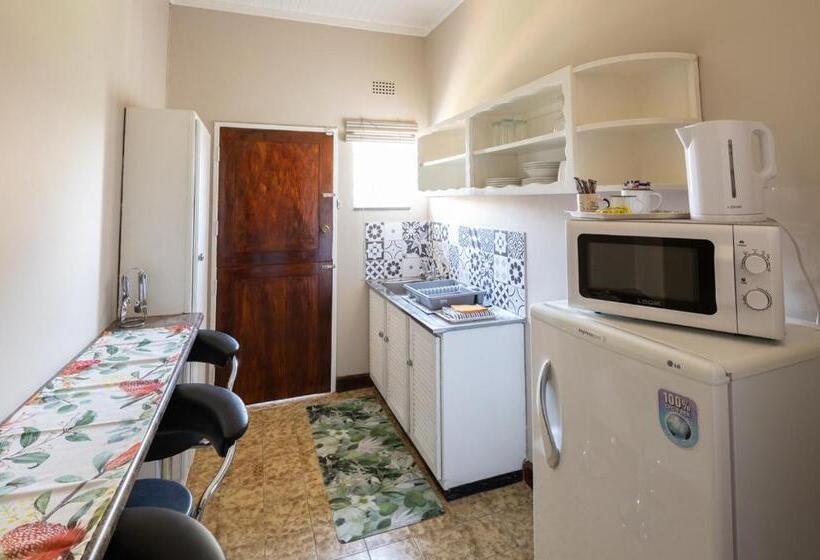 اتاق استاندارد سه نفره, Opstal Gastehuis